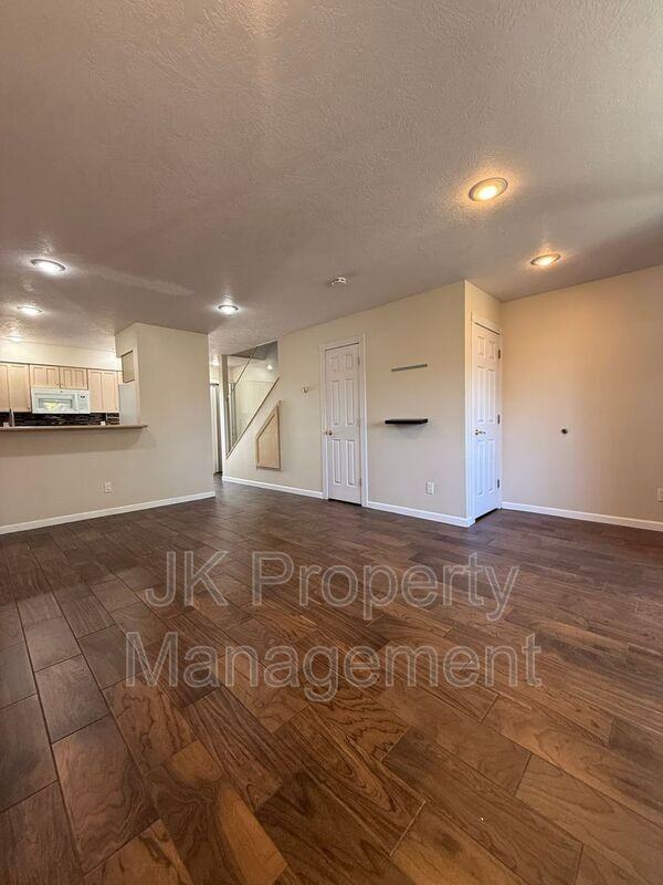 1508 5th St Nw #3 - Photo 4 of 42