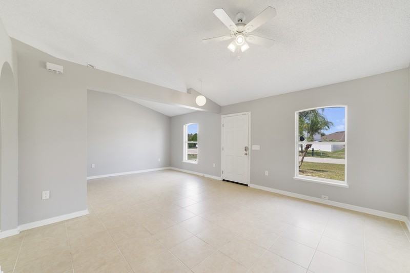 529 Peace Dr - Photo 5 of 22