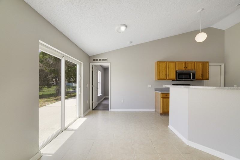 529 Peace Dr - Photo 7 of 22