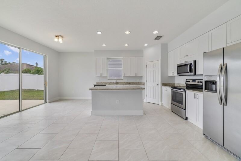 128 Willow Dr - Photo 2 of 11