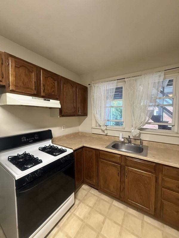 40 Parkwood St - Photo 2 of 12