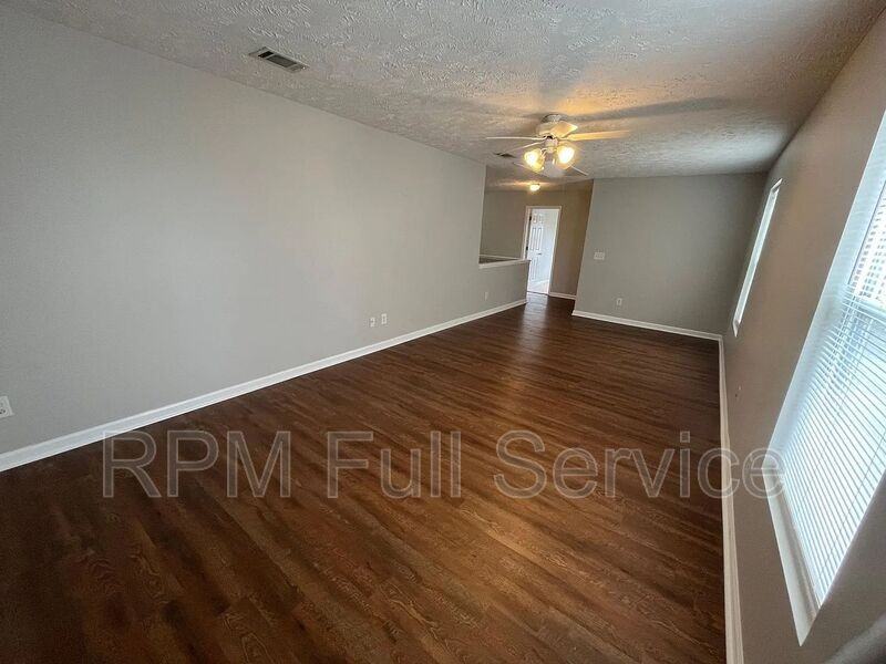 7804 Oakfield Grv - Photo 5 of 50