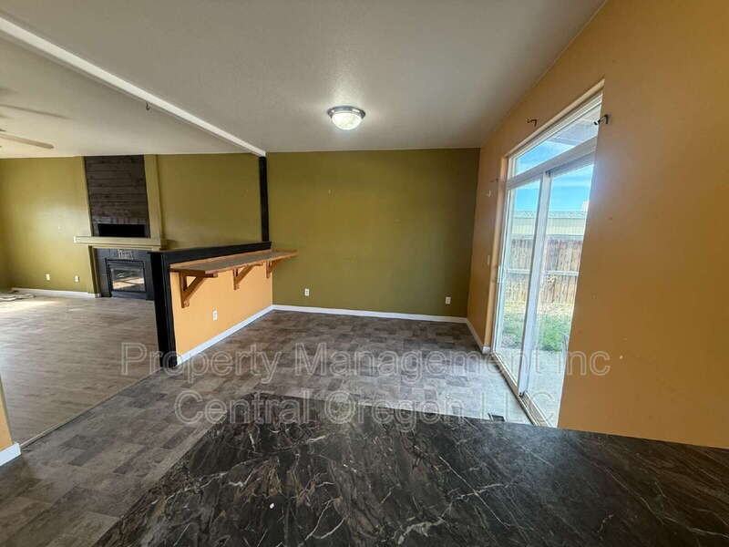 1411 Nw Teal Loop - Photo 4 of 9