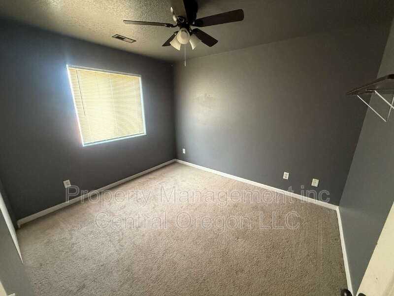 1411 Nw Teal Loop - Photo 5 of 9