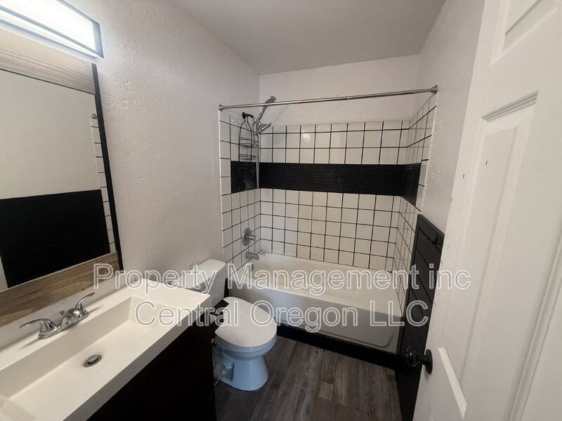 1411 Nw Teal Loop - Photo 6 of 9
