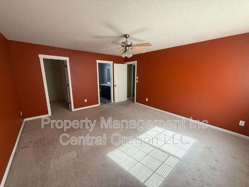 1411 Nw Teal Loop - Photo 7 of 9