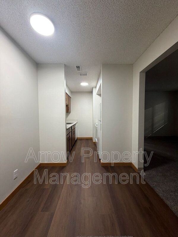 1431 D St - Photo 2 of 14