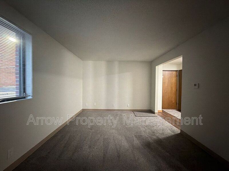1431 D St - Photo 5 of 14