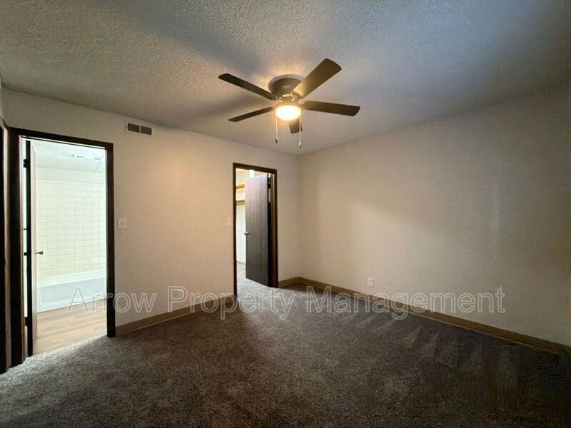 1431 D St - Photo 7 of 14