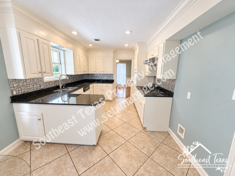6030 Zenith St - Photo 7 of 28
