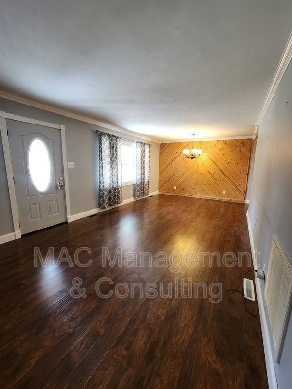 664 First Ave S - Photo 2 of 23