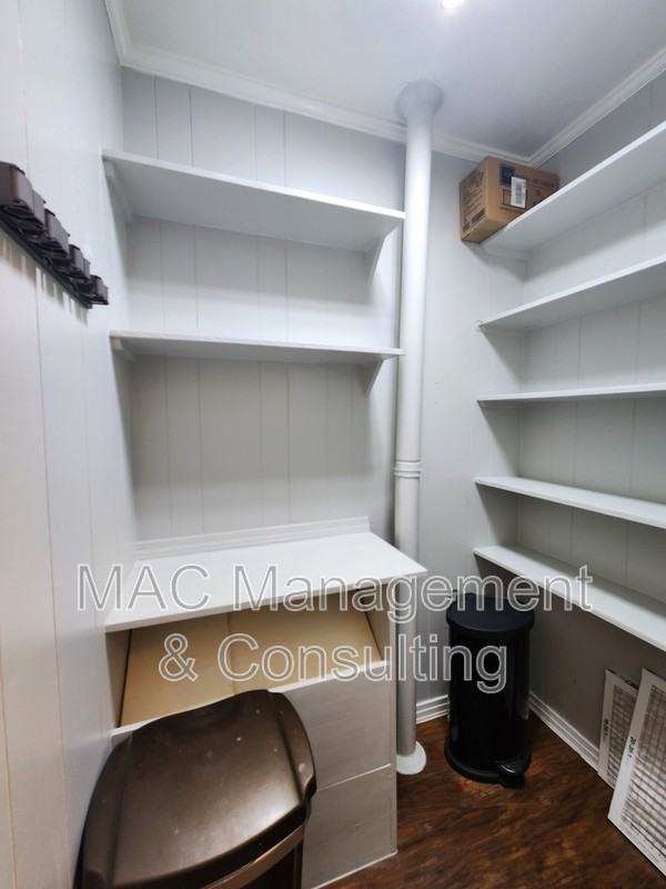 664 First Ave S - Photo 5 of 23