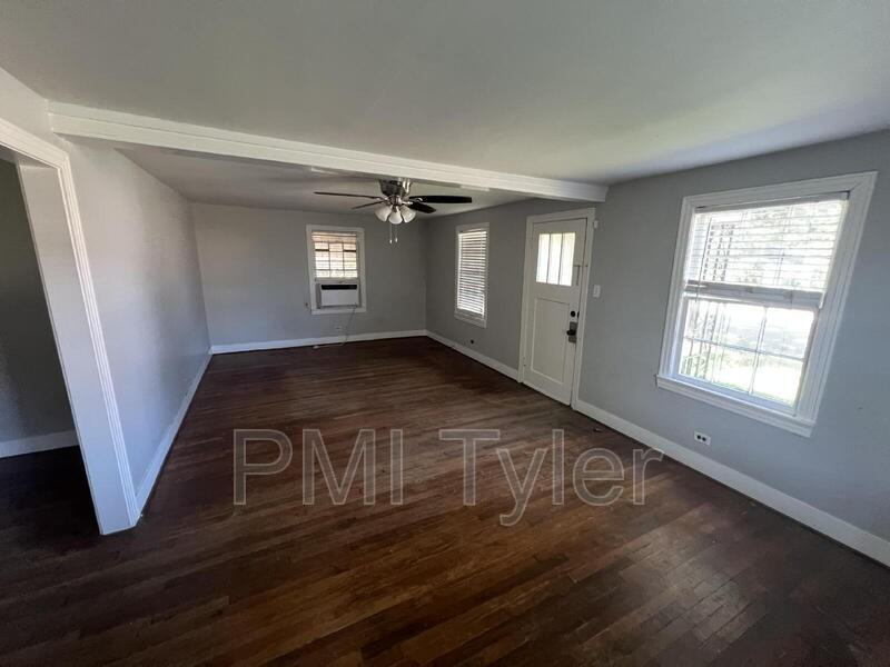 1708 S Robertson Ave - Photo 3 of 16