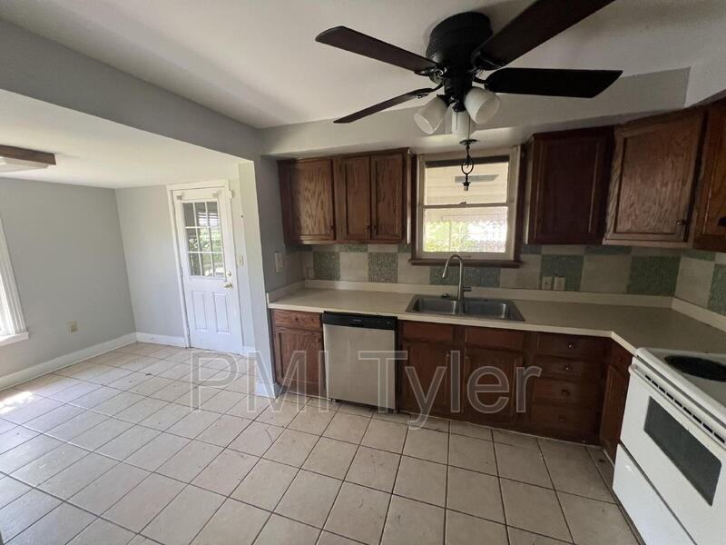 1708 S Robertson Ave - Photo 5 of 16