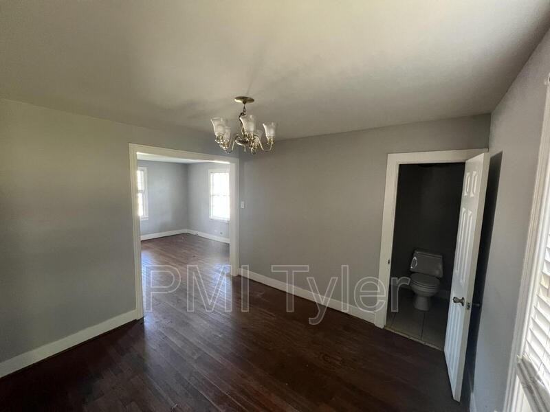 1708 S Robertson Ave - Photo 7 of 16