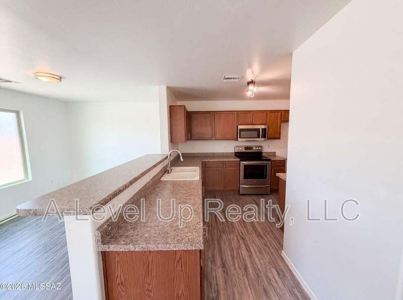 935 W Placita Canalito - Photo 4 of 17
