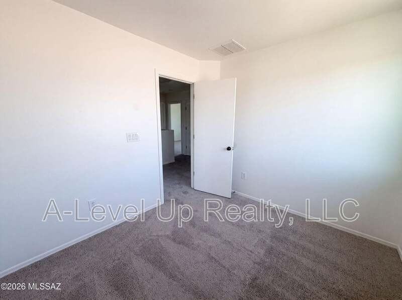 935 W Placita Canalito - Photo 6 of 17
