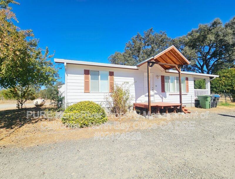 10590 East Rd - Photo 2 of 12