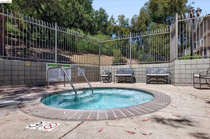 660 Canyon Oaks Dr #B - Photo 4 of 29