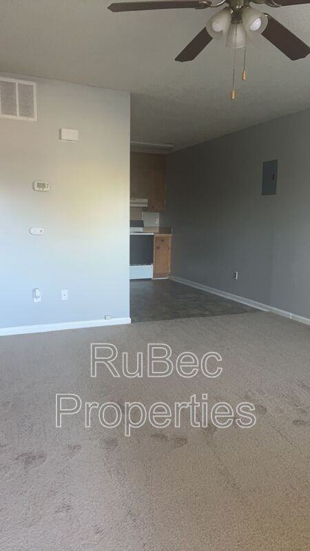 472 S King St - Photo 2 of 10