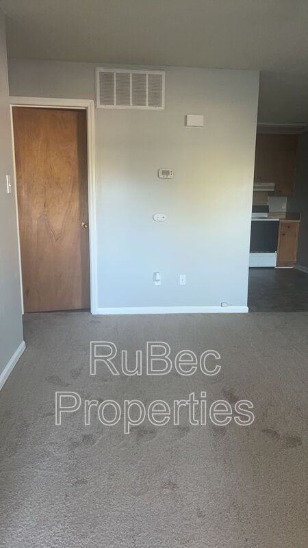 472 S King St - Photo 3 of 10