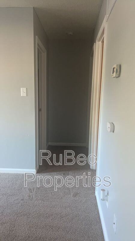 472 S King St - Photo 6 of 10