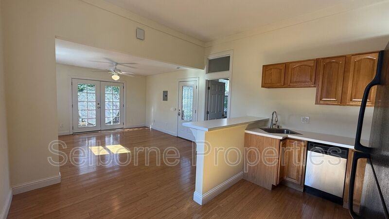 1533B 9th St - Photo 4 of 11