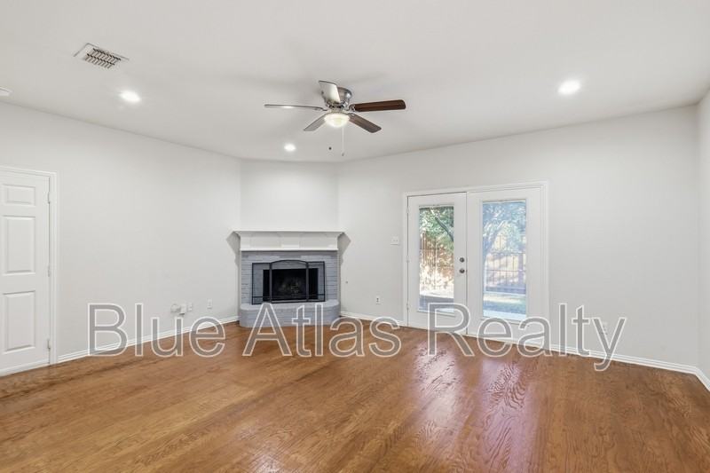 2248 Jaguar Dr - Photo 5 of 31