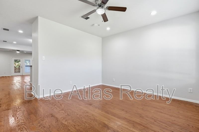 2248 Jaguar Dr - Photo 7 of 31