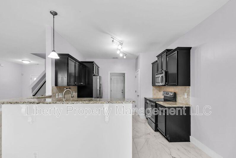 524 Century Dr - Photo 5 of 18