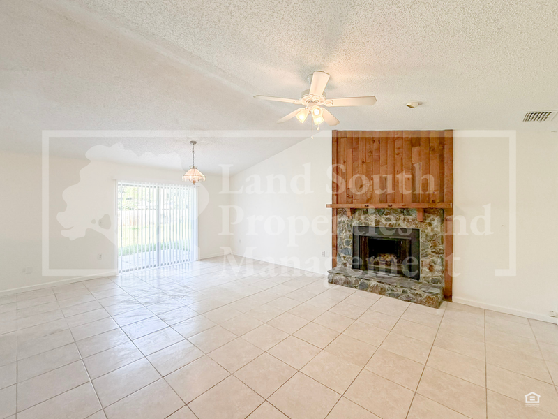 5011 Woodgreen Ln - Photo 2 of 21