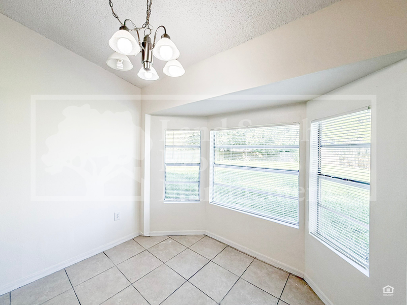 5011 Woodgreen Ln - Photo 4 of 21