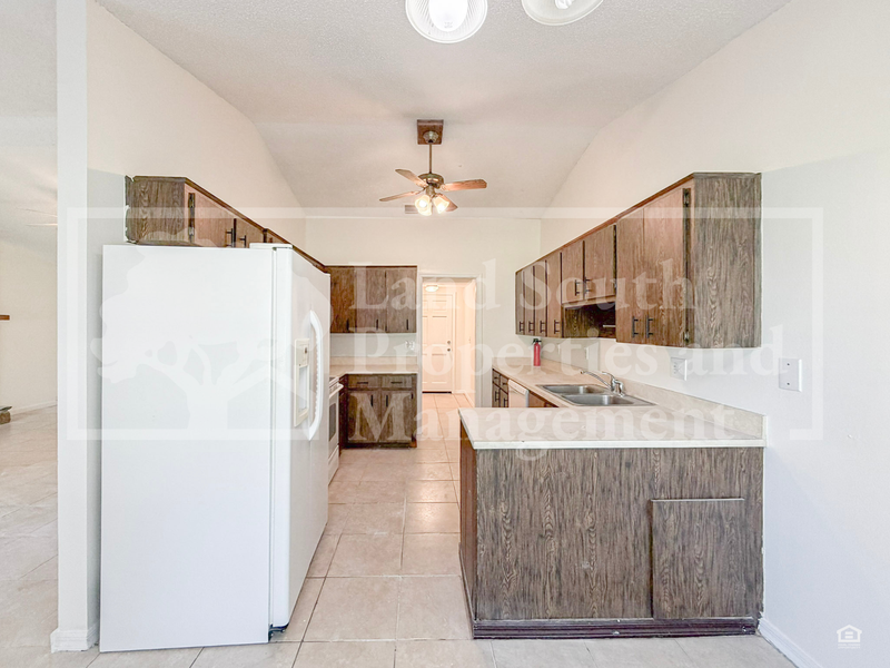 5011 Woodgreen Ln - Photo 5 of 21