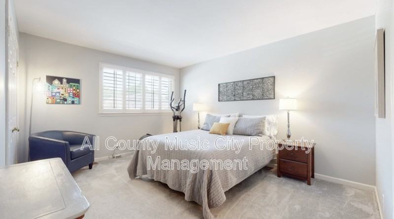 8207 Sawyer Brown Rd #J7 - Photo 7 of 9