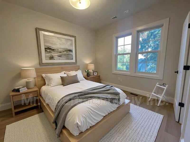 34 Moore Ave N - Photo 7 of 18