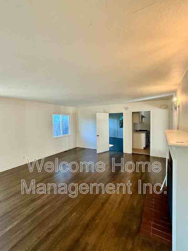 5810 Estates Dr - Photo 3 of 10