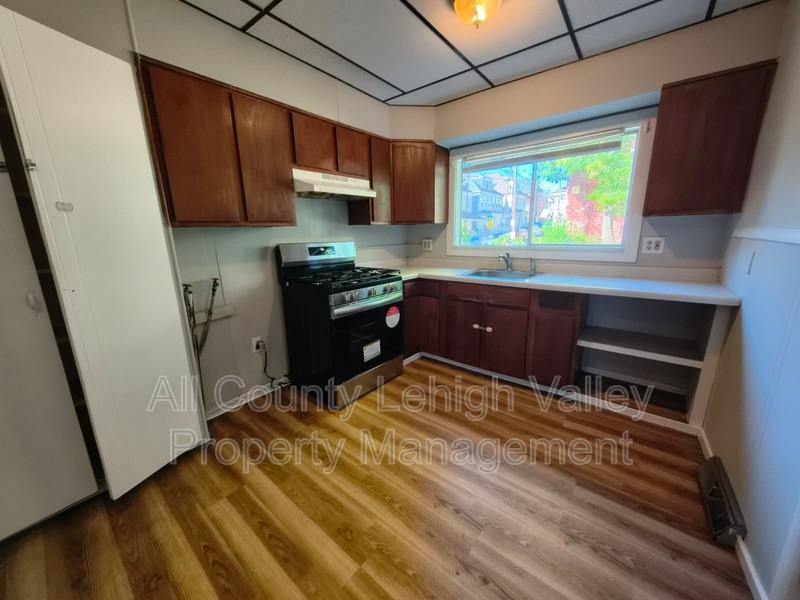 50 N 7th St - Photo 2 of 13