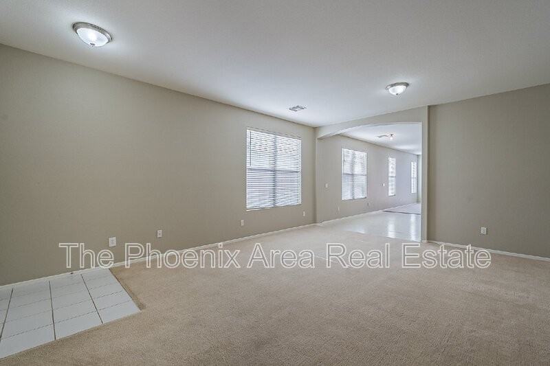 3103 W Dancer Ln - Photo 3 of 50