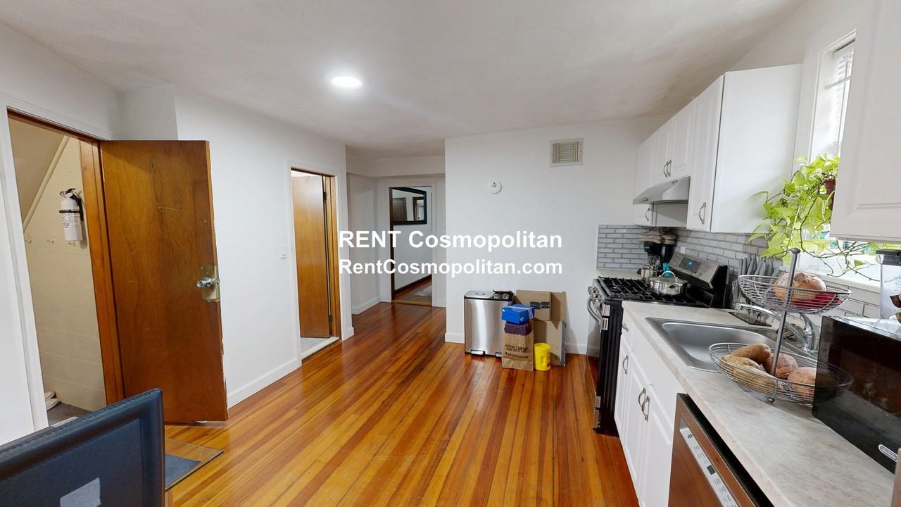 227 Cross St #3 - Photo 2 of 9