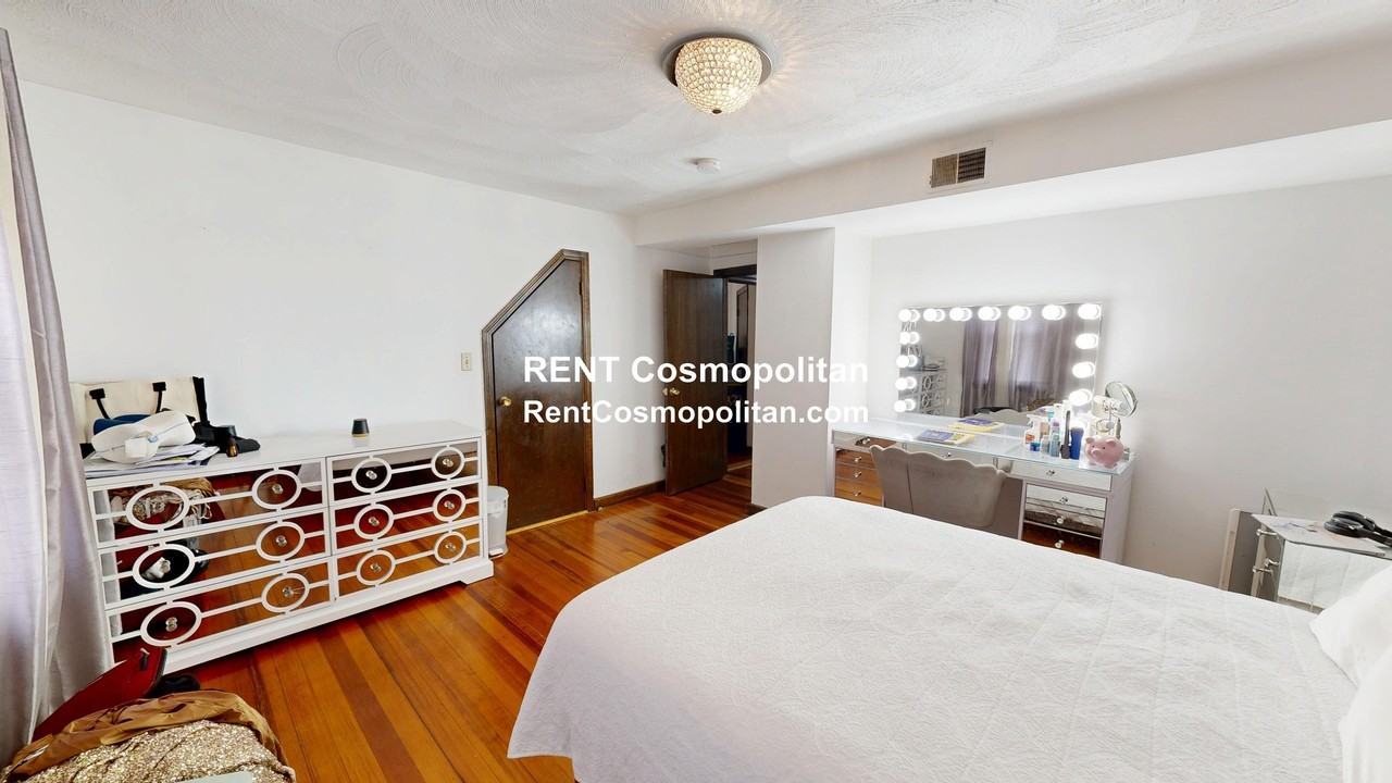 227 Cross St #3 - Photo 5 of 9