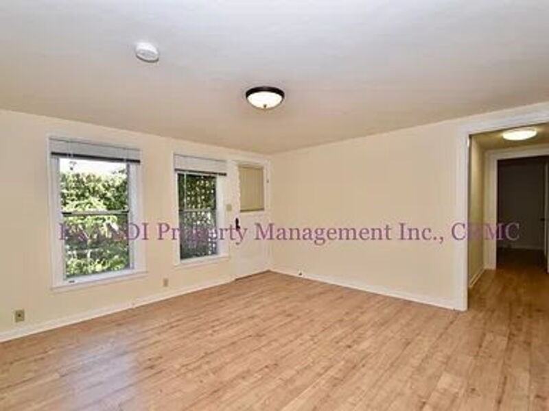 614 1/2 Spring St - Photo 3 of 14