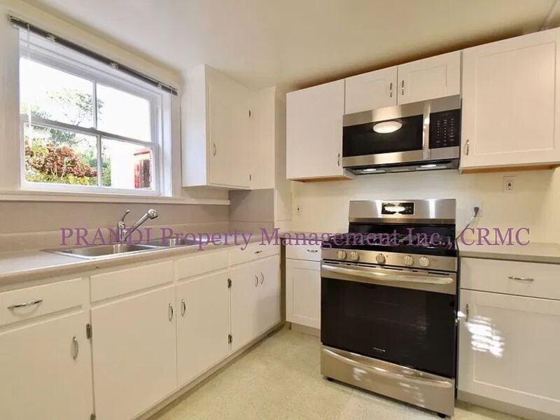 614 1/2 Spring St - Photo 5 of 14
