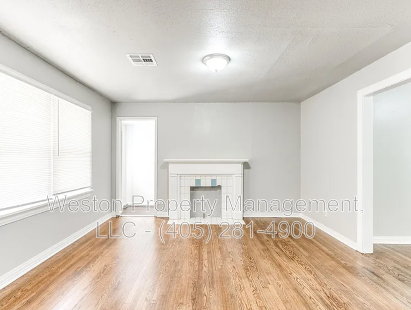 1217 Ne 43rd St - Photo 2 of 10