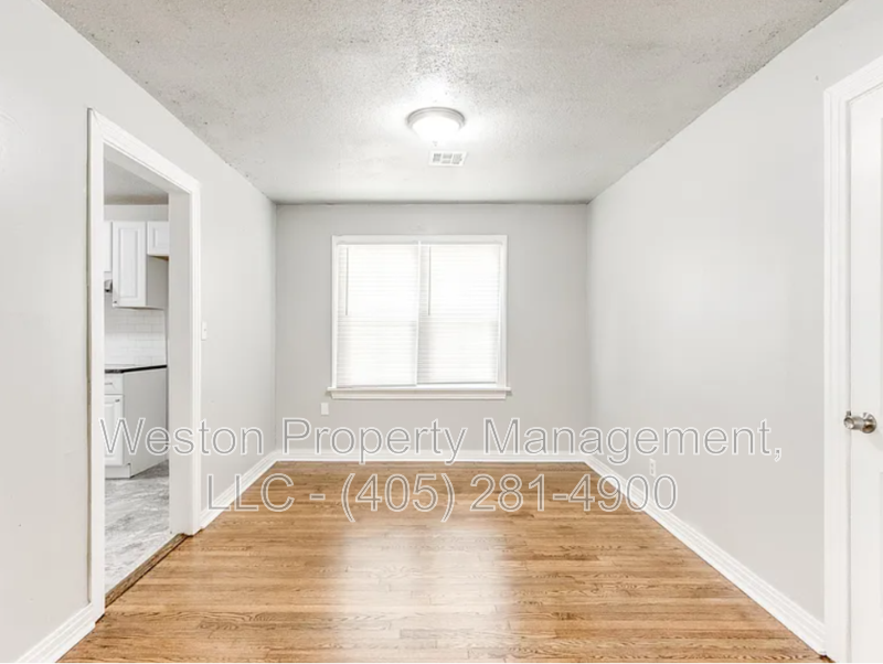 1217 Ne 43rd St - Photo 5 of 10