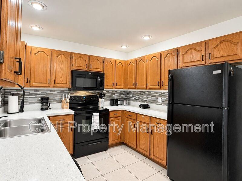 644 Allison Ave - Photo 5 of 30