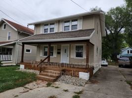 featured image of 580 W Grand Ave