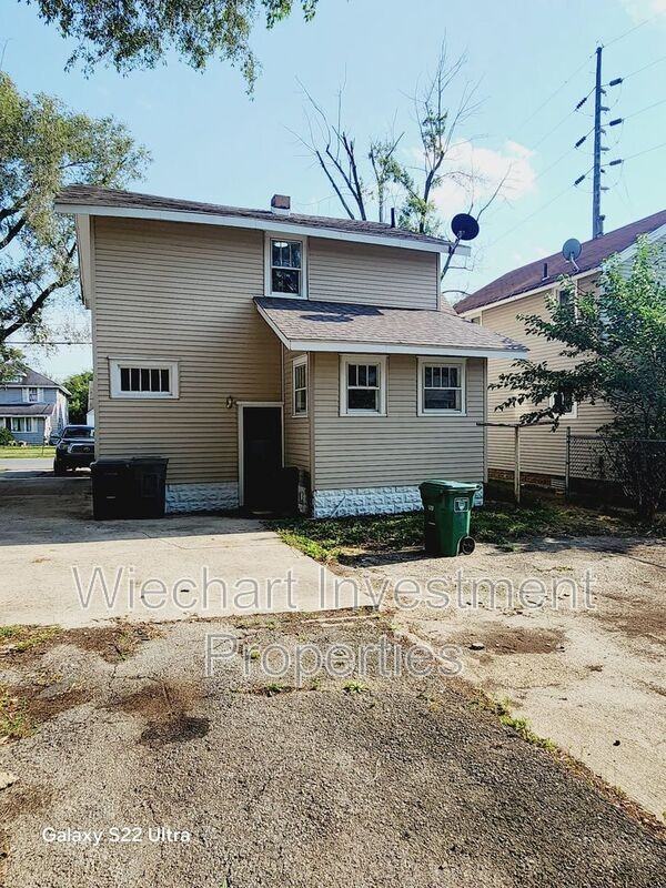 580 W Grand Ave - Photo 2 of 13