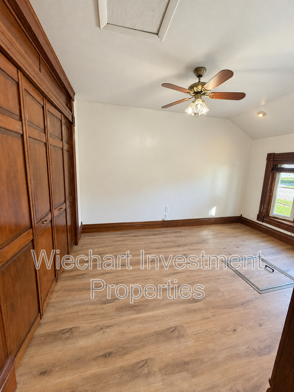 611 N Sugar St - Photo 5 of 23