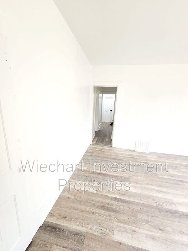 931 1/2 W Wayne St - Photo 7 of 16
