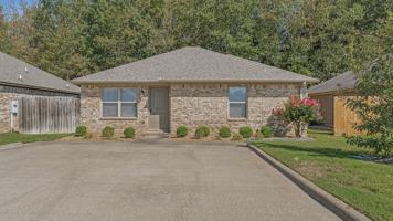 featured image of 323 Story St